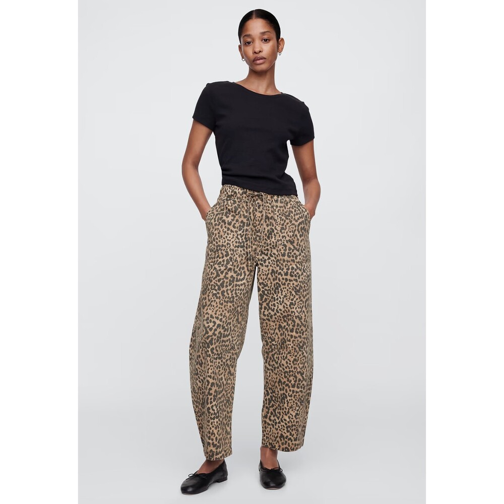Gap NWT Pull On Barrel Leg Jeans in Leopard Print Size Small Long Tie Waist